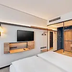 Hotel H2