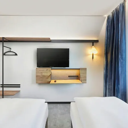 Hotel Leonardo Smart 3*